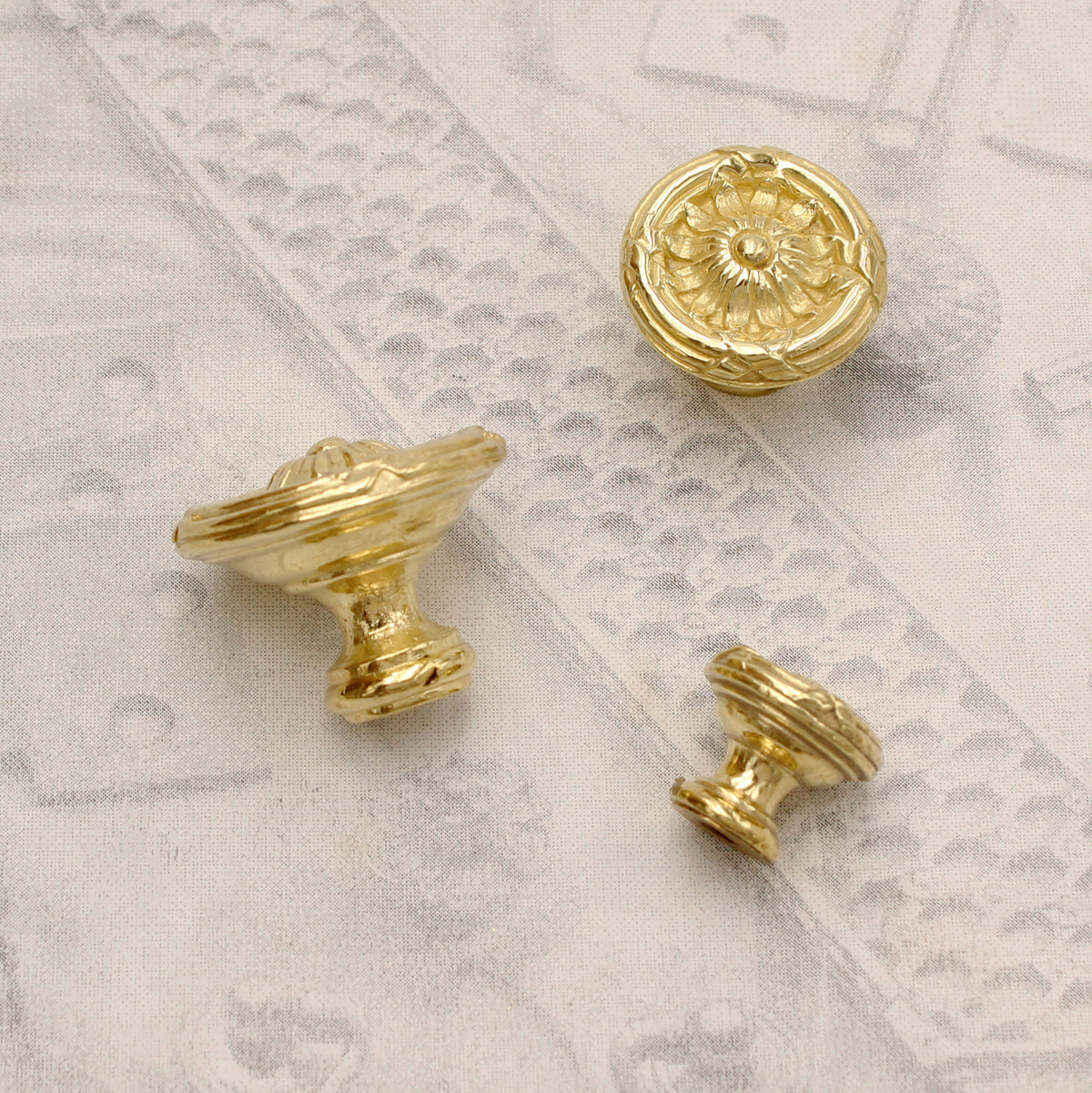 06.1992 BRASS KNOB