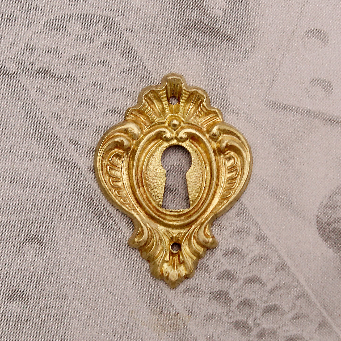 Copy of 09.2081 LOUIS XV KEYHOLE