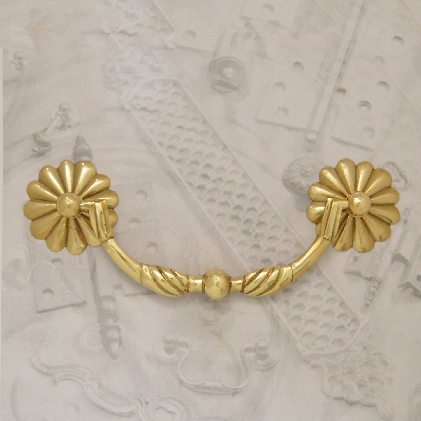 05.237 LOUIS XIV BRASS PULL