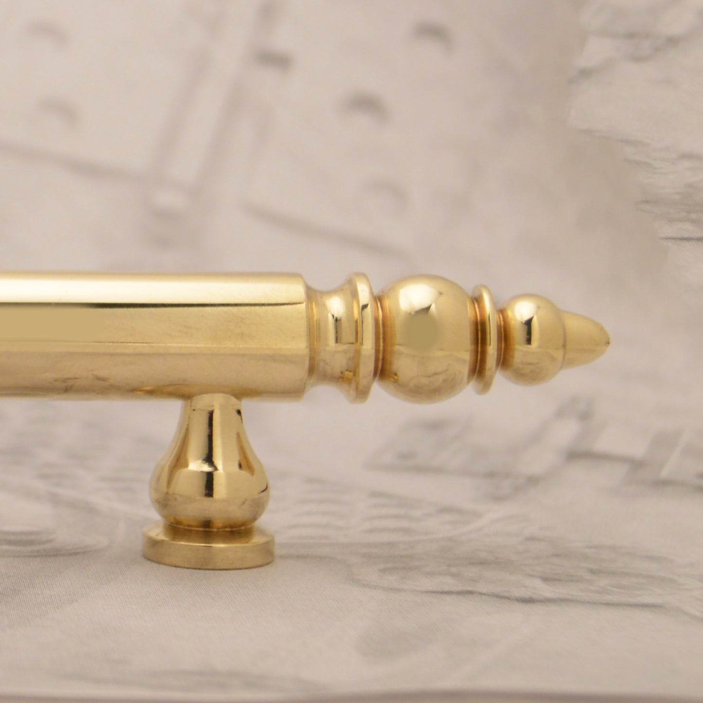 05.41 BRASS BAR PULL (short post)