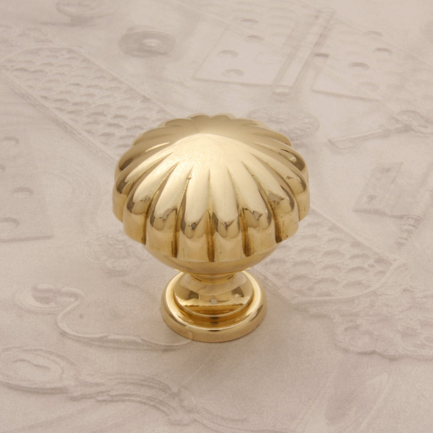 06.0168 BRASS KNOB