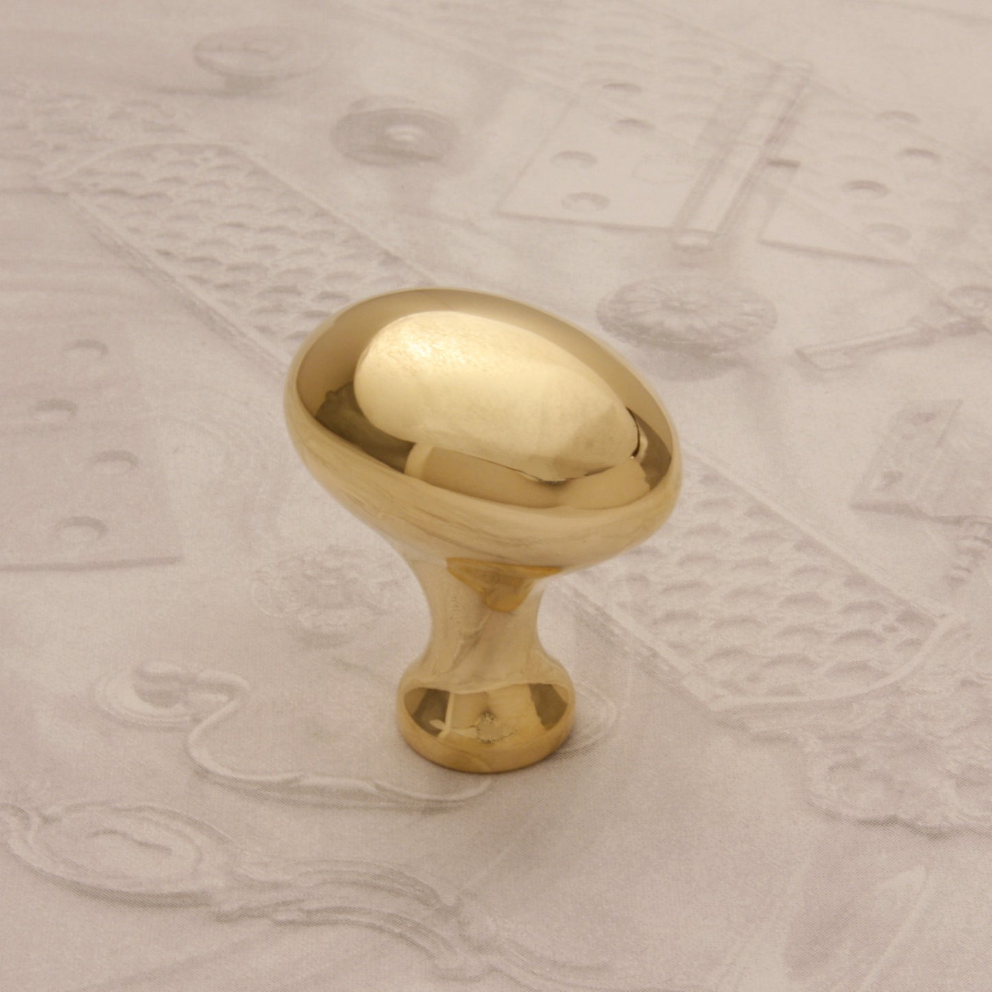 06.0371 BRASS KNOB