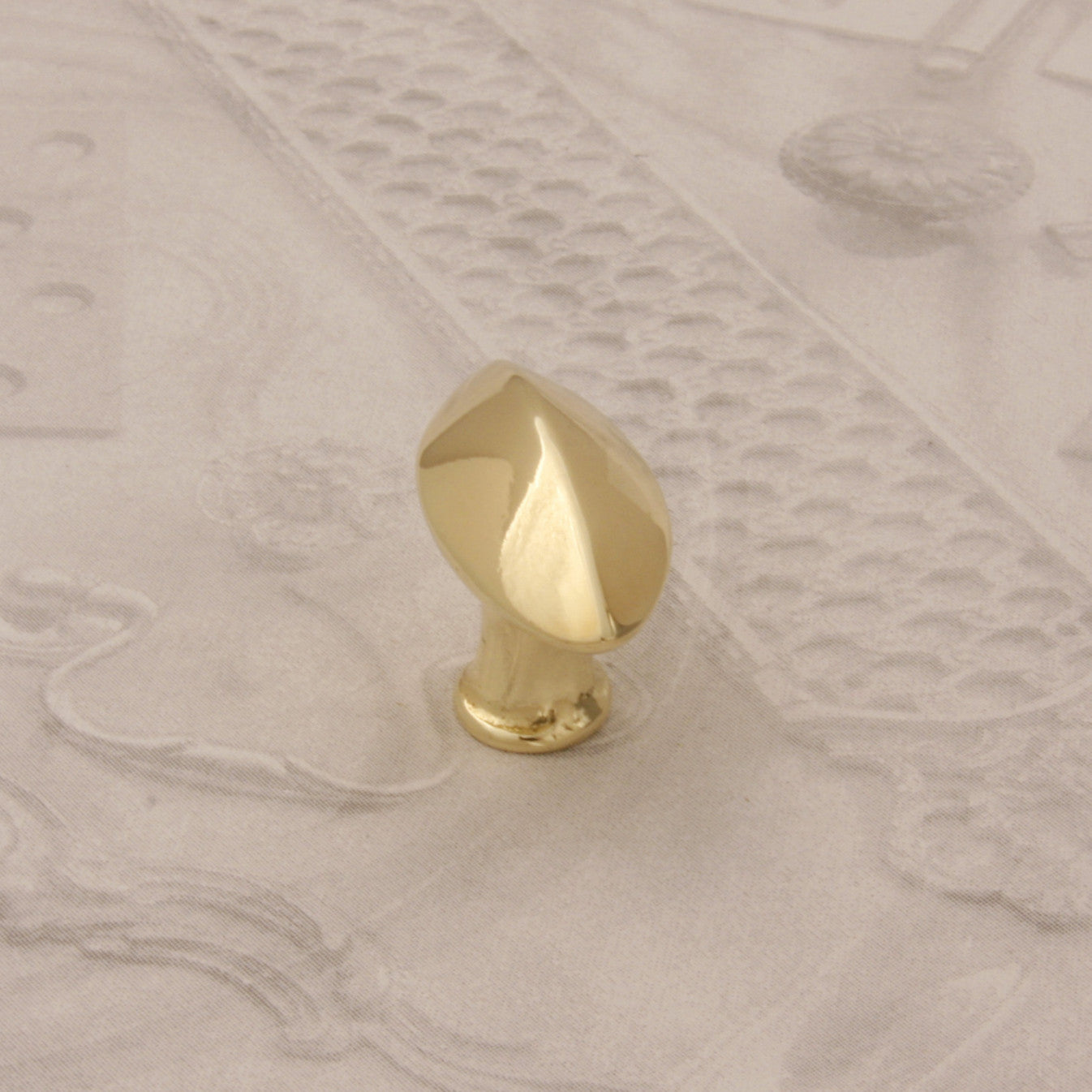 06.1031.2 BRASS KNOB