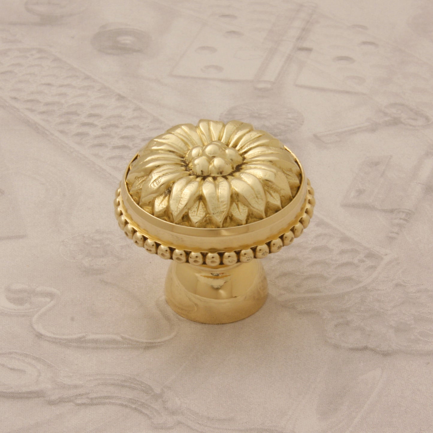 06.1287 LOUIS XVI BRASS KNOB