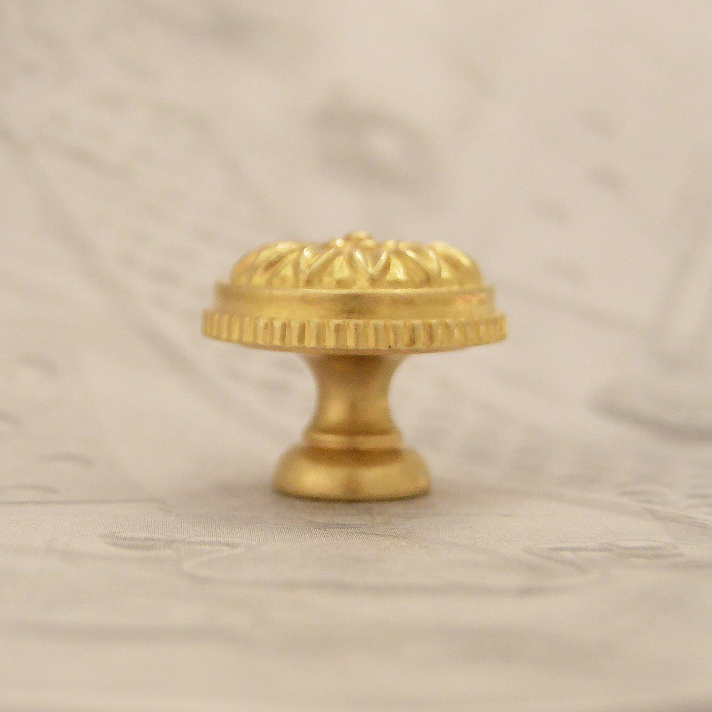 06.1288 BRASS KNOB