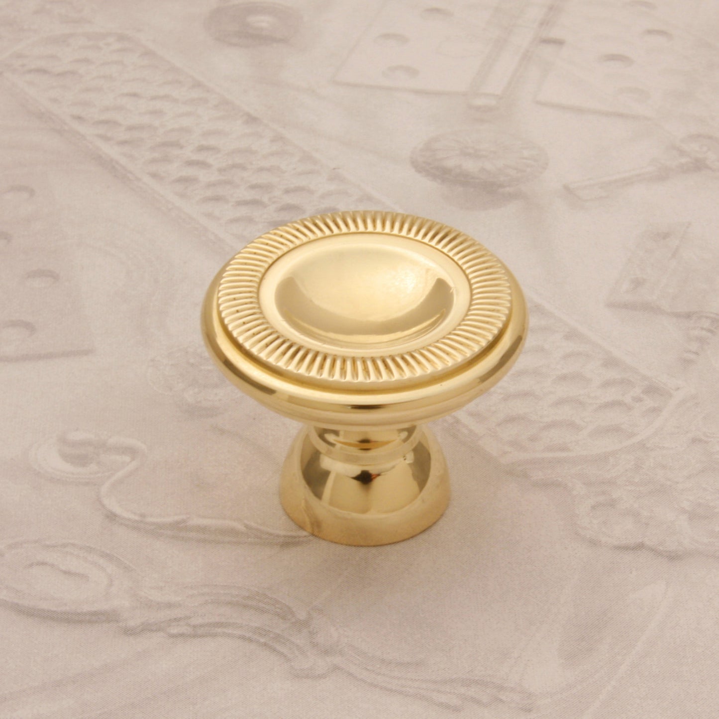 06.2000 BRASS KNOB