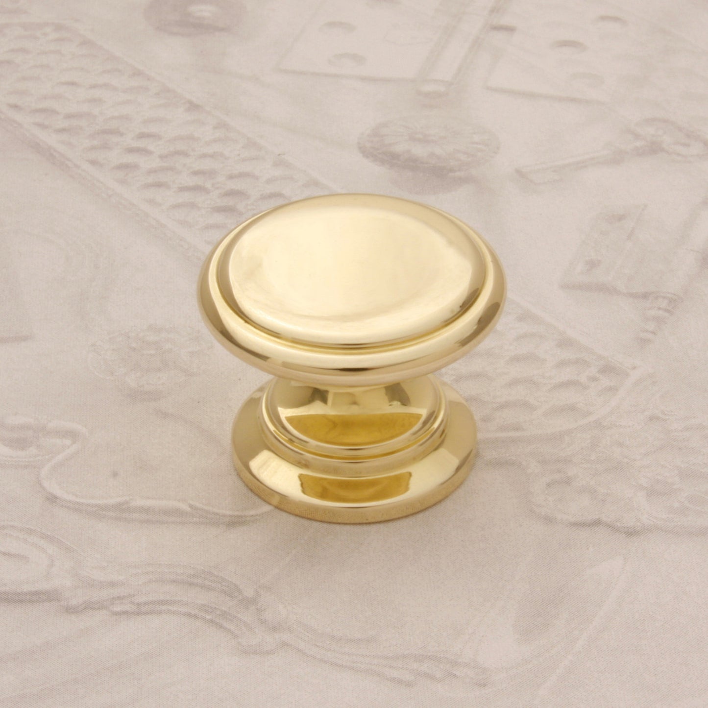 06.2160 BRASS KNOB