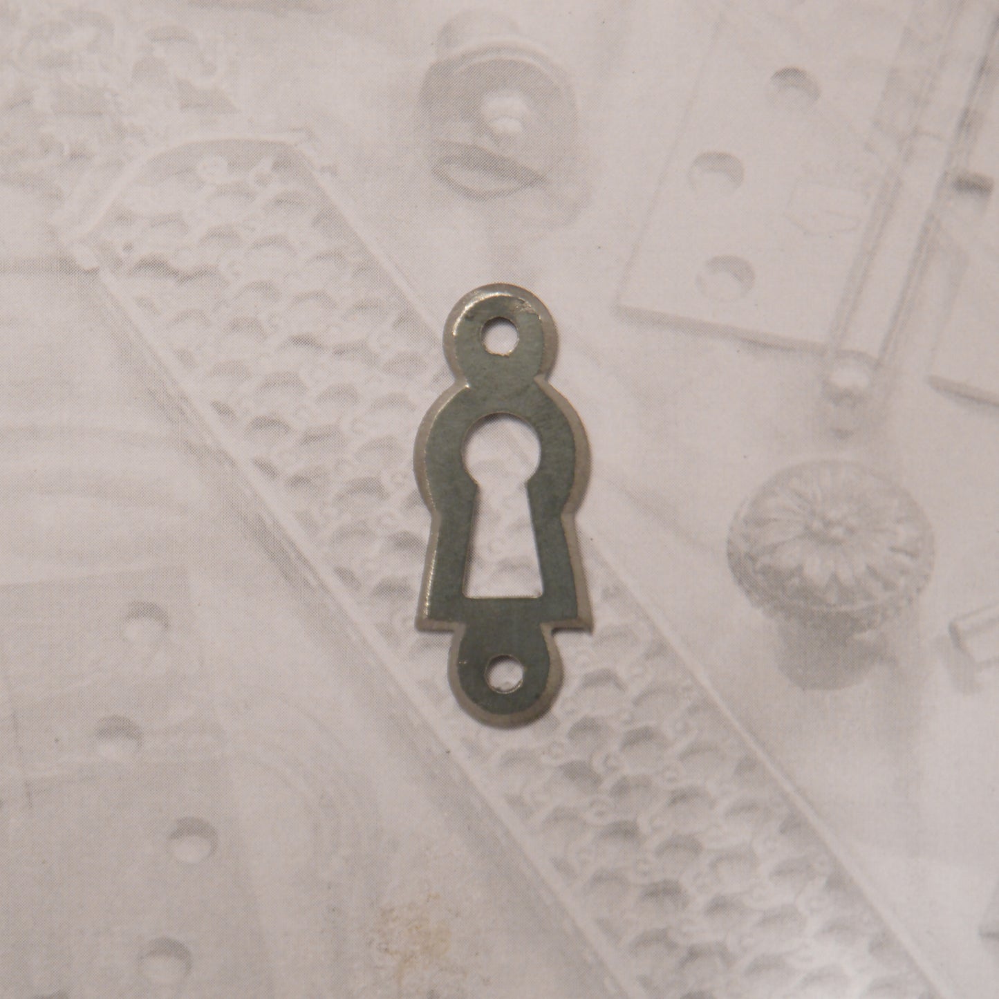 09.18.1 IRON KEYHOLE