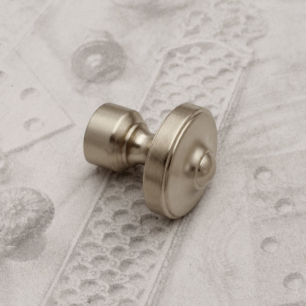 06.1281 MODERN BRASS KNOB