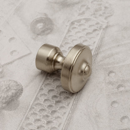 06.1281 MODERN BRASS KNOB