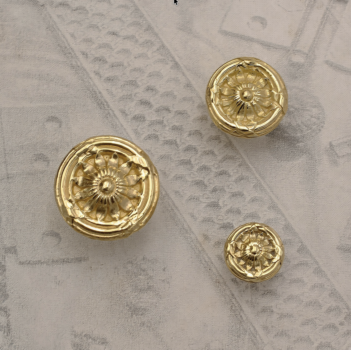 06.1992 BRASS KNOB