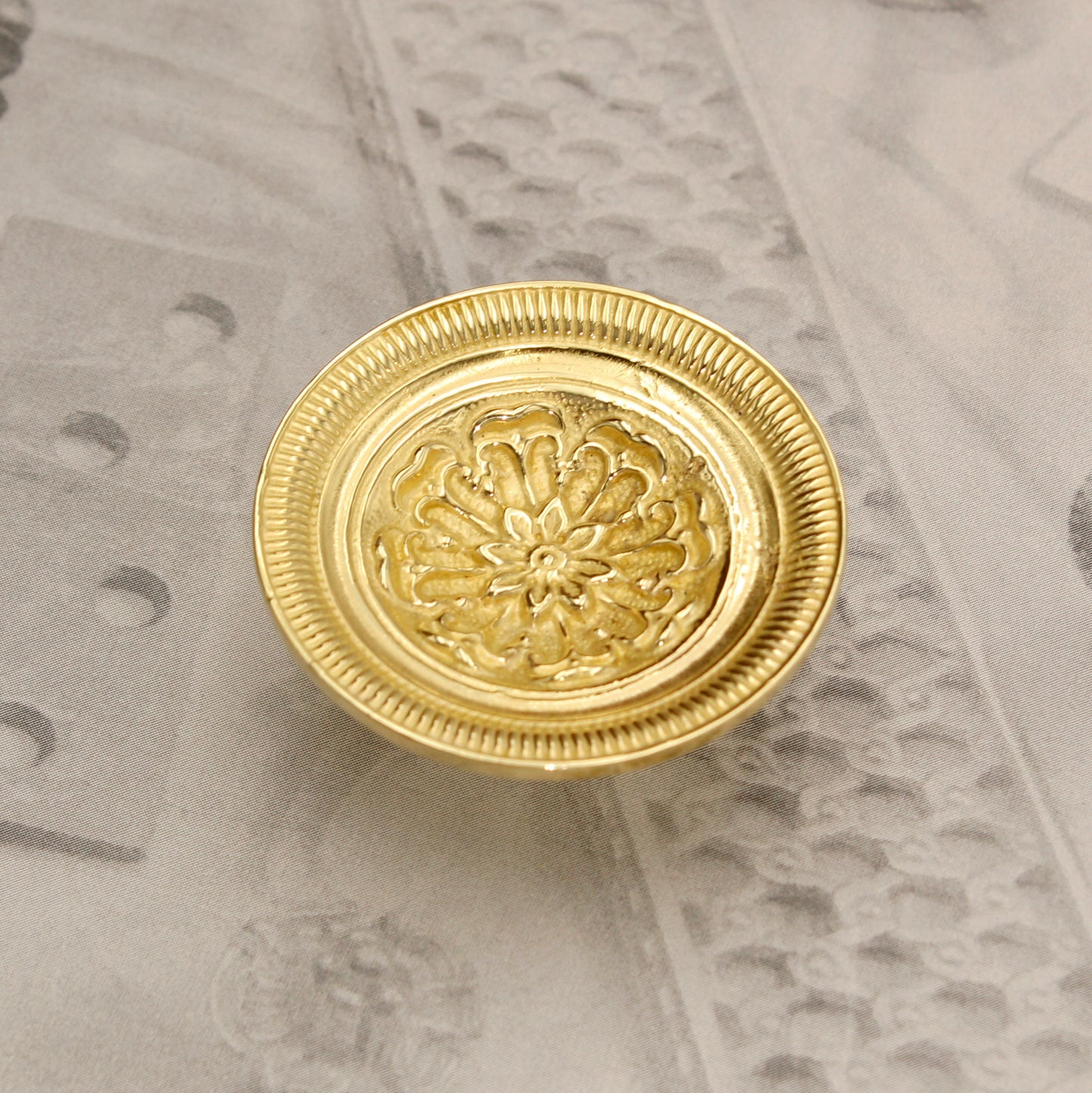 Empire brass french knob