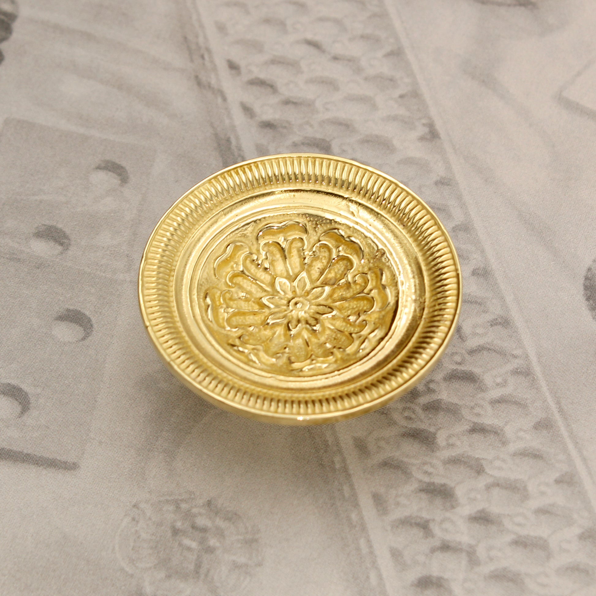 Empire brass french knob