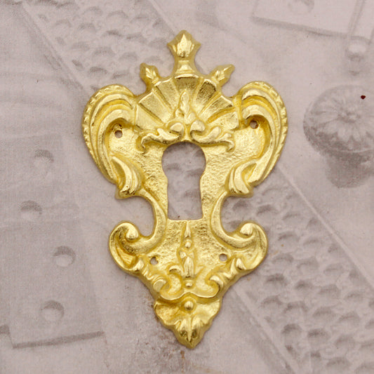 09.990 KEYHOLE