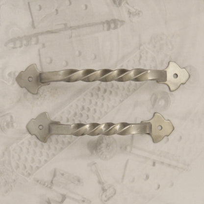 05.262 WROUGHT IRON PULL