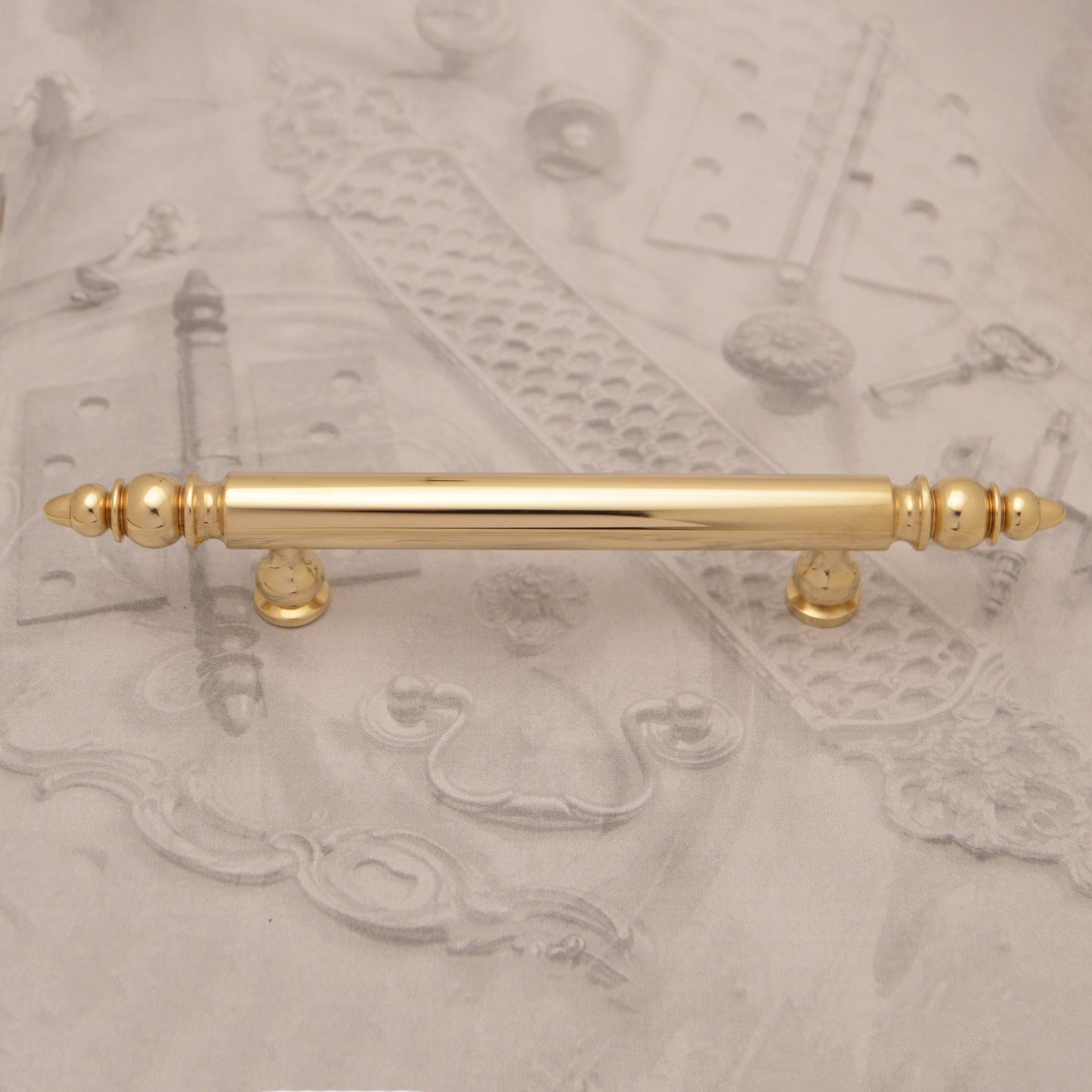 05.41 BRASS BAR PULL (short post)