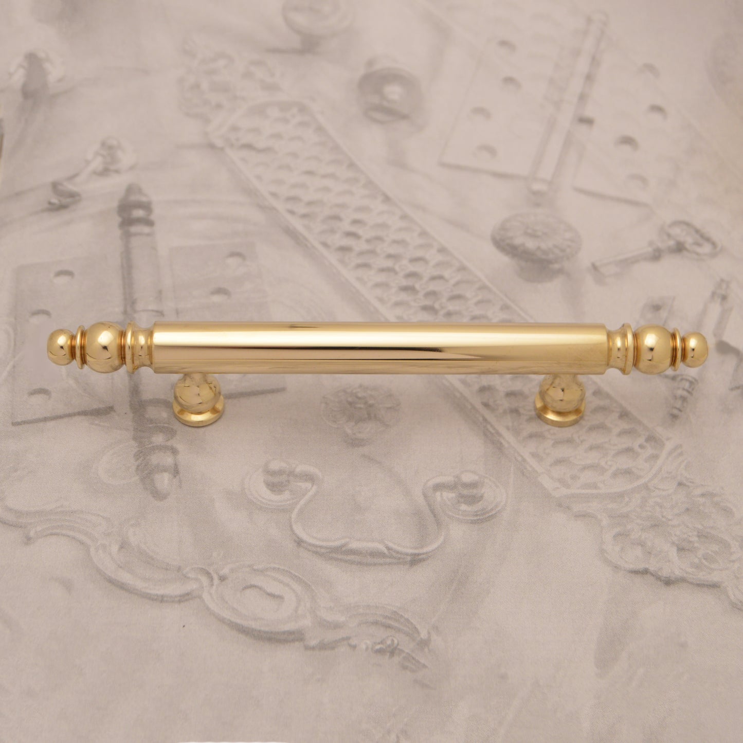05.42 BRASS BAR PULL (short post)