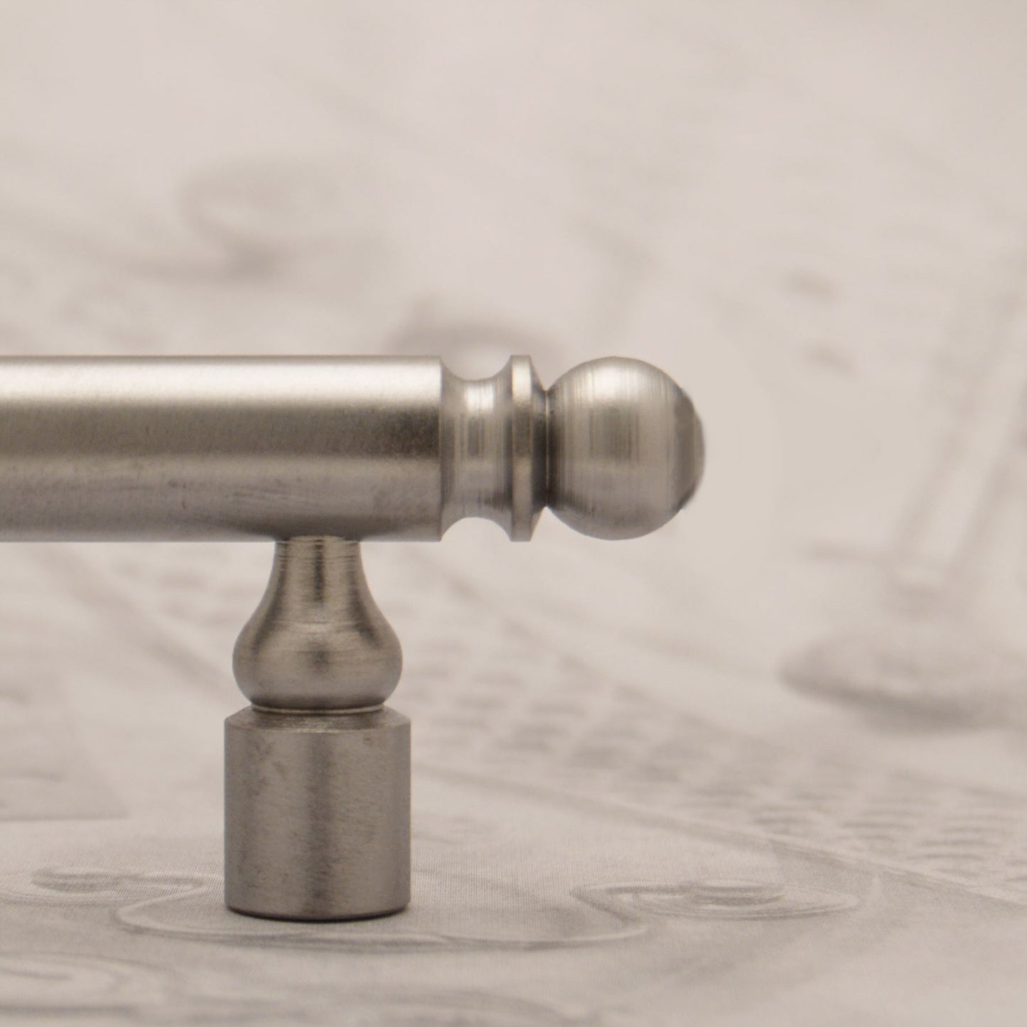 05.43 IRON BAR PULL (long post)