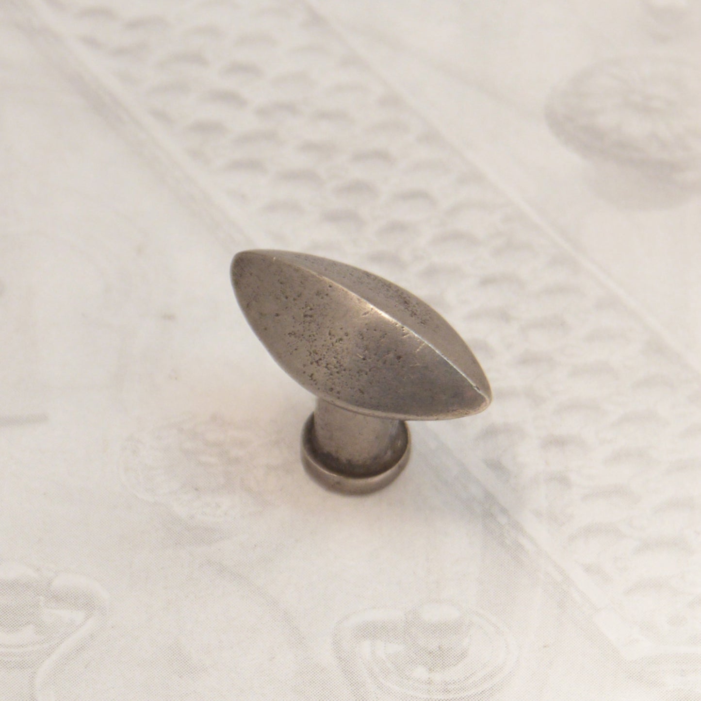 06.1031.1 CAST IRON KNOB