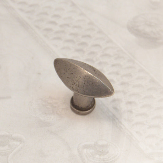 06.1031.1 CAST IRON KNOB