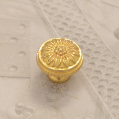 06.1288 BRASS KNOB