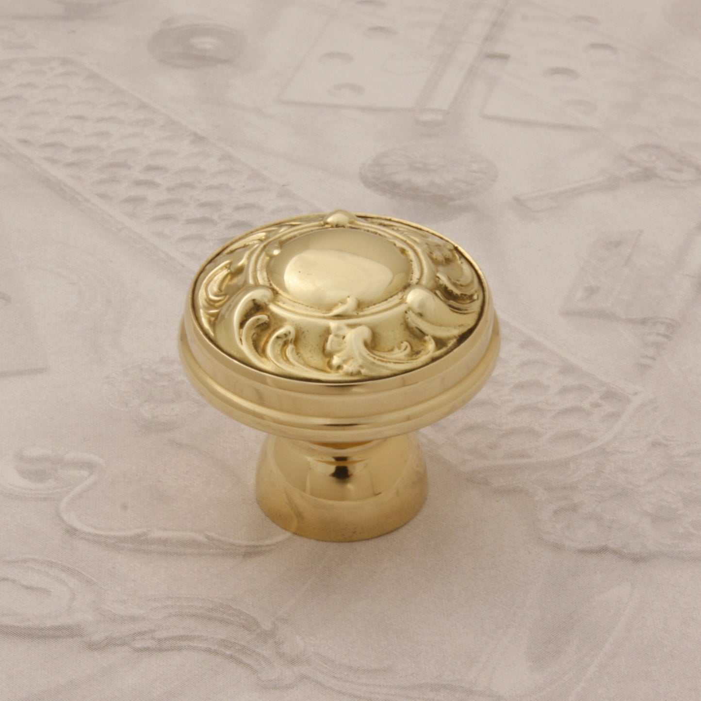06.1289 LOUIS XV BRASS KNOB
