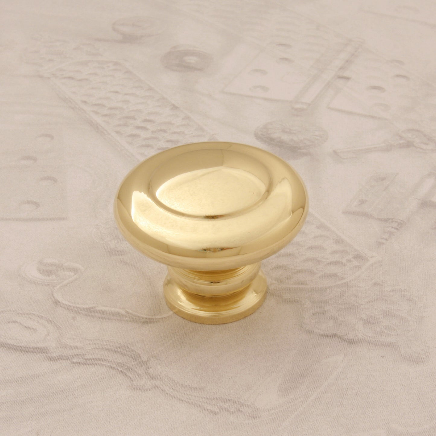 06.23 BRASS KNOB