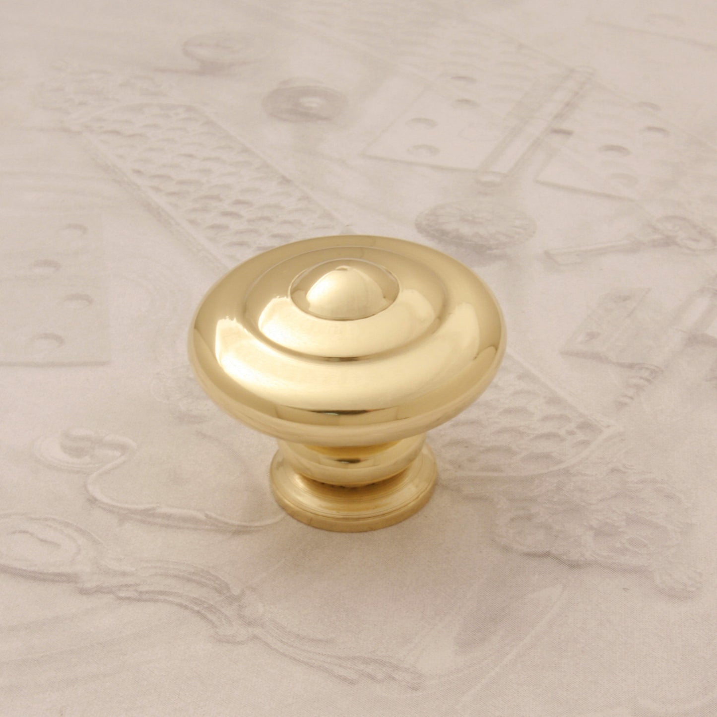 06.24 BRASS KNOB