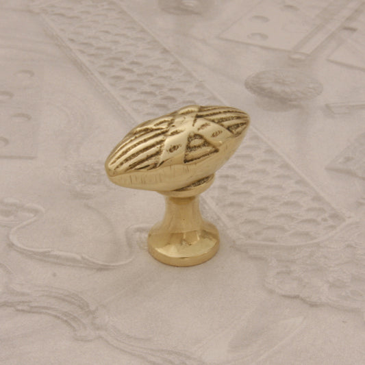 06.615.2 RIBBON & REED BRASS KNOB