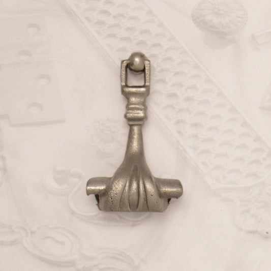 07.512.1 CAST IRON PENDANT