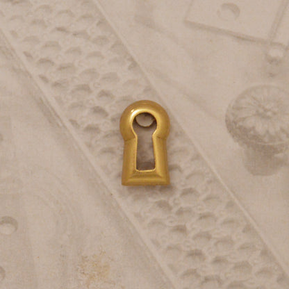 09.16.202 BRASS KEYHOLE