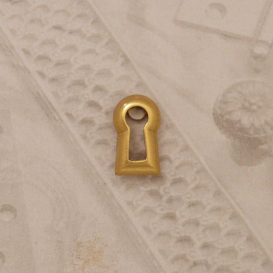 09.16.202 BRASS KEYHOLE