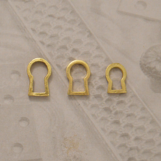 09.19 BRASS KEYHOLE