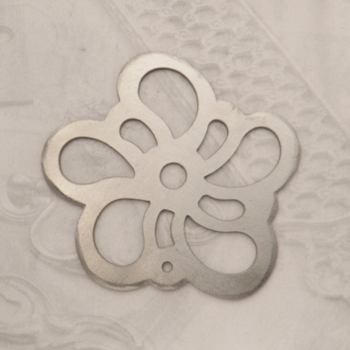 12.8030.1 IRON ROSETTE