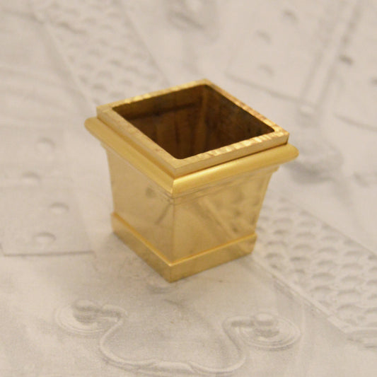 15.131 SQUARE BRASS SABOT